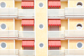 Illustration for article titled Venice's Beachfront Balconies Look Like Boxes of Candy